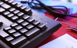 价格美丽有RGB，插拔，键线分离真香！首席玩家k7机械键盘开箱。_哔哩哔哩_bilibili