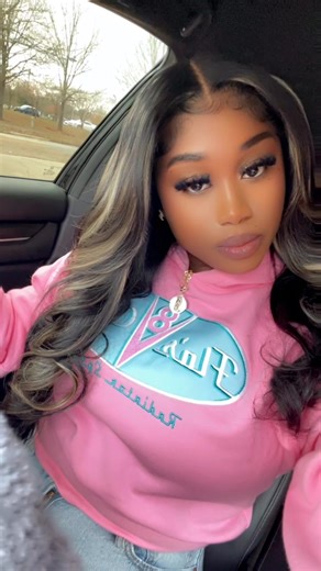 Charming Pink Outfits for Fashion Enthusiasts
