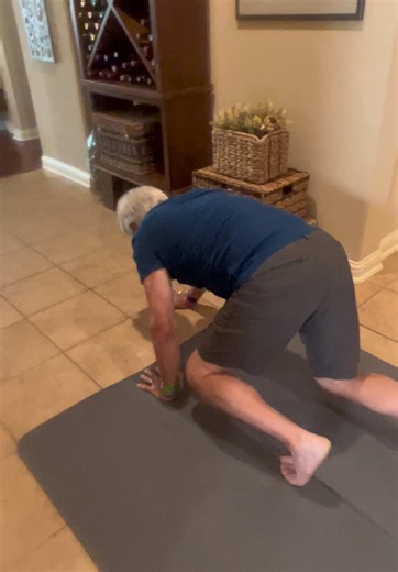 Beast Crawls: Effective Therapy for Shoulders and Core