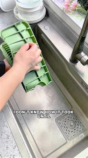 27 reactions | 24" Silicone Sink Faucet Mat: Protect & Dry Your Sink. Must-Have! | Sbsiryswern | Facebook