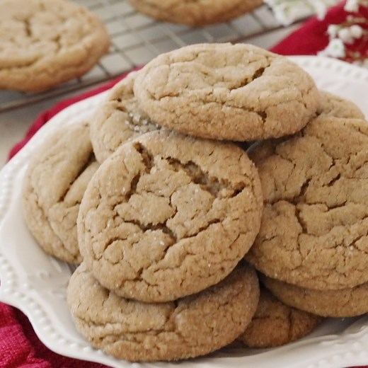 A soft Gingersnap Cookie Recipe! RECIPE: https://sugarspunrun.com/soft-chewy-gingersnaps/ | Sugar Spun Run