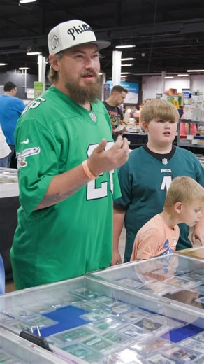 $10,000 Negotiation for a customers Childhood Kobe Bryant collection 😳 | Santiago Sports