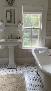 From roaring fires to luxurious soaking tubs, each Private Residence has special cozy touches for fall and winter mountain retreats. 🍂 Choose from: - Piermont Cottage, a four-bedroom Folk Victorian estate - Hutchinson House, a four-bedroom Farmhouse - Terrace on Main, a three-bedroom retreat on Main St. - Oak Street Terrace, a two-bedroom hidden gem Reserve a Residence at #OldEdwardsInn to enjoy spacious, private homes perfect for hosting family and friends. https://heyor.ca/h9SSa1 | Old Edward