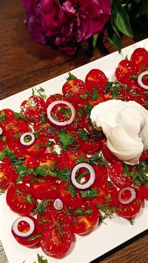 Ein einfacher Sommersalat 🌿🍅 #salat #tomatensalat #familienküche
