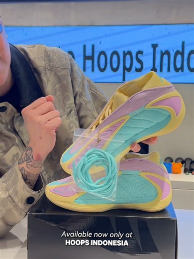 Unboxing Adidas AE2