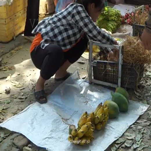 48K views · 1.3K reactions | Ngoan's joy when finding the generator. The whole family celebrates the Mid-Autumn Festival together. Part 15 | Poor Mother Life | Facebook