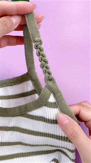 Just pull the thread to shorten the shoulder strap