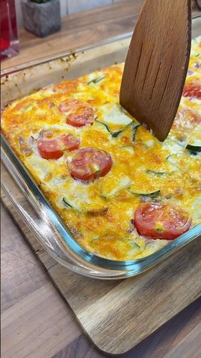Herzhafter Zucchini-Tomaten-Auflauf (Frittata-Style)