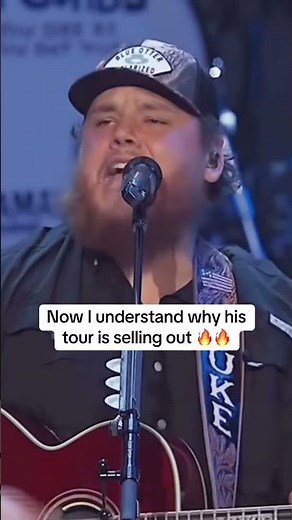 Luke Combs - When It Rains If Pours (live)