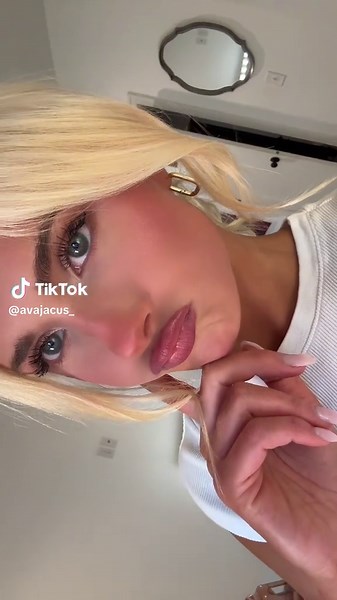 this & tv in black and white >>>> | white tv screen