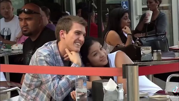 Mariachi Flash Mob in California: An Unforgettable Experience