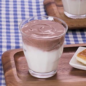 お家でカフェ気分♪ ダルゴナココアのレシピ動画・作り方 | デリッシュキッチン