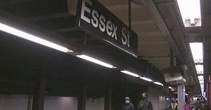 Man attacked with metal pipe on subway, suspect sought