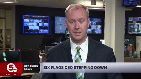 Six Flags CEO stepping down