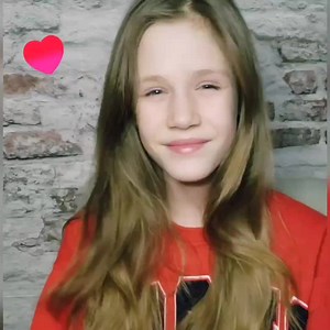 Hey bonsoir tout le monde😊 Ce soir je vous chante une jolie chanson d'amour🥰... petit retour dans les années 80 avec ⭐ELLE⭐ de Didier Barbelivien 🎵🎶🎵🎙❤ J'espère que ça vous plaira 💞 Je vous envoie une tonne de bisous 😚 Merciiii pour tous vos encouragements qui me font chaud au cœur 💓Vous êtes les meilleurs💓 ELOANE💝 | L'envolée d'Elo