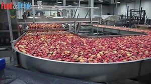 苹果自动清洗分拣装箱机器，工业化的效率没得说