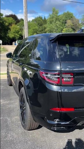 2025 Discovery Sport #DiscoverySport #LuxuryUtility #AllTerrainSUV #LandRoverLife #CompactAdventure