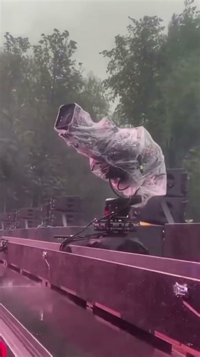 How Cameras Film in the Rain Without Water Droplets!