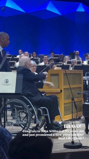 VIDEO: John Williams on stage after the World Premiere of his Piano Concerto at Tanglewood, July 26, 2025 Reviews, photos, program notes and more at JWFan: https://jwfan.com/?p=16576 Source: https://www.instagram.com/carlos_simon_music | John Williams Fan Network