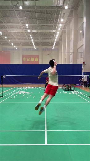 多球训练法：提升羽毛球击球技巧