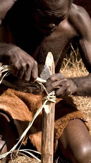 Primitive Weapon Build: Early Human Binds a Sharp Stone Flake to a Wooden Shaft!