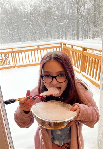 Is eating snow safe? What to know about the risks and how to do it