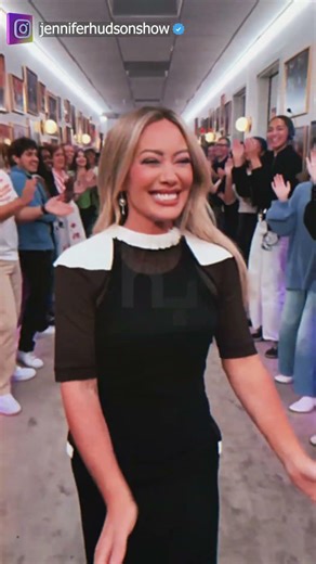 Hilary Duff DANCES through Jennifer Hudson’s Spirit Tunnel 💃 | #shorts #dance