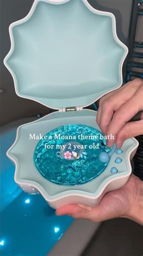 Make a Moana theme bath for my 2 year old toddler 🛁 🐚 🌸 #moana #moanabath #bathtime