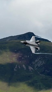 165K views · 4.9K reactions | 2 ship of F-35s throttling up and pulling hard in the turn down low | Tom Whitworth Photo | Facebook