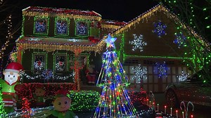 WOW! ✨ This Northern Kentucky home has officially won Christmas. Located in Independence, this home is literally lit up from top to bottom -- a must-see this holiday season. TELL US: Who has the best lights in your neighborhood? https://bit.ly/3mD600M | WLWT