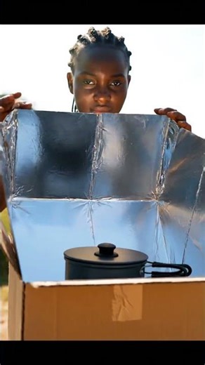 She Cooks With Sunlight — Simple Solar Cooker Close-Up #shorts