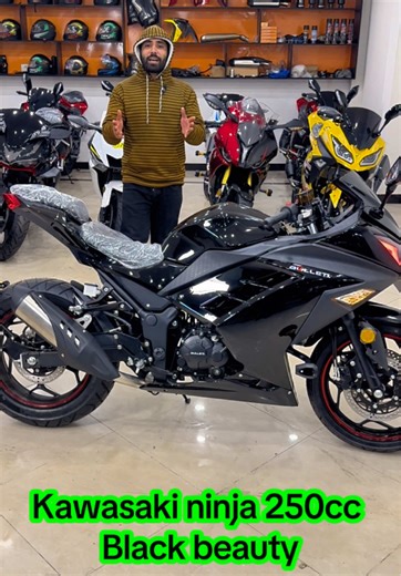 Ufff kya look ha yar Kawasaki ninja 250cc oil cool engine #trending #growmyaccount #bullet1motorsports #foryoupage #trendingtiktok fyppppppppp