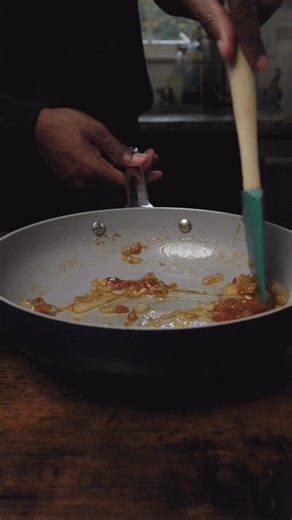 Smoked Wagyu Bologna Sandwich — BBQ Comfort at Its Finest Old-school flavor meets steakhouse luxury with this smoked Wagyu bologna sandwich. Thick-cut Smokin’ Goose Hot Smoked Wagyu Bologna fried until the edges curl, melted cheddar dripping down, and a peppercorn sauce that packs just the right bite. It’s the kind of sandwich that reminds you why simple food done right always wins. Here’s the full breakdown 👇 Ingredients: • Thick slices Smokin’ Goose Hot Smoked Wagyu Bologna • 2 slices buttere