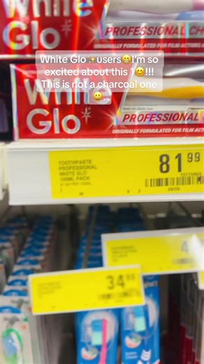 White Glo Toothpaste Review: Professional White vs Charcoal