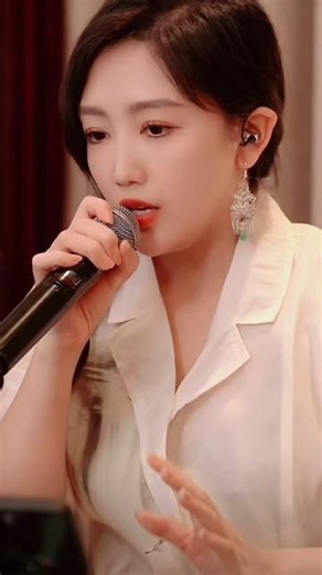 有才驻唱歌星杨雯梓演唱“你来了一阵子”完整版