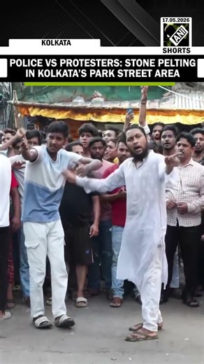 Stone pelting erupts after clash between Kolkata Police and protesters in Park Street, Kolkata