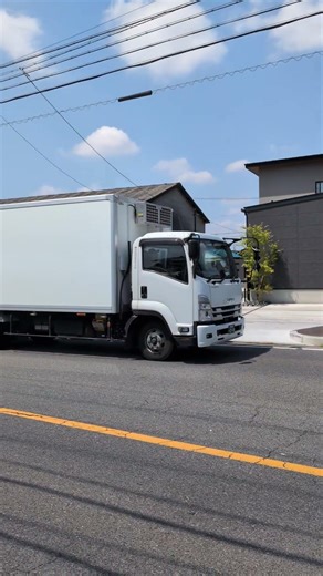 高山町３丁目で、８ナンバー仕様で２００７年フルモデルチェンジのいすゞフォワードだ！！！！