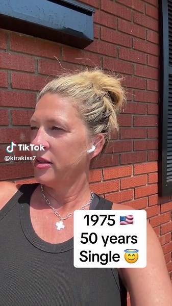 Single Women Over 40 in the USA: Embracing Independence