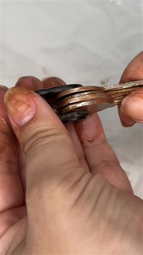 85K views · 123 reactions | Get rid of the clutter with KeySmart Mini  #keysmart #keysmartmini #minimalism #keyorganizer #keychain #amazonfinds #technews #LifeHack #essentials #assemble | KeySmart | Facebook