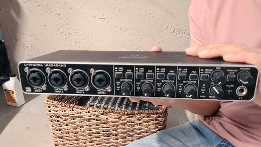 Watch Behringer U-PHORIA UMC404 Review on Amazon Live
