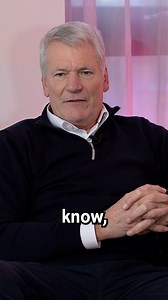 🤔 What happened when David Gill & Sir Alex Ferguson had arguments? 🗣️💥 🚨 Former Manchester United Chief Executive David Gill sits down with Rio Ferdinand, Joel Beya & Stephen Howson to discuss all things Manchester United! From how he and Sir Alex Ferguson spent Man Utd’s revenue, the money spent on transfers & players wages & so much more! 🎥: https://youtu.be/Nk1lEt4lI4I?si=XPLzxRGEmeRTc8Qa 🎧: https://open.spotify.com/episode/2tTCC5vrZ90jzF0l8KoeyN?si=qA1FOTFvTzintWR_YXCSrg - - #five #vib