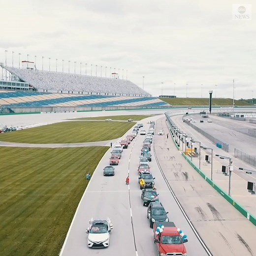 VICTORY LAP: The graduates of Gallatin County High School Class of 2020 had an unforgettable graduation ceremony given an untraditional year—with families driving a lap around the Kentucky Speedway commemorating the momentous event. https://abcn.ws/2ZuVekx | ABC News