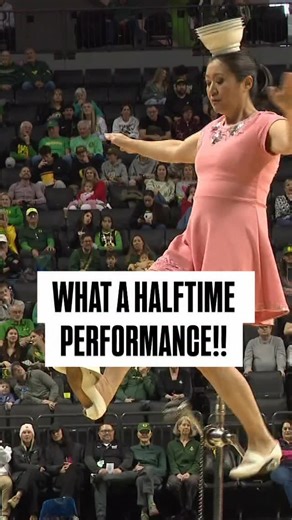 During halftime of Oregon Men’s basketball game against Penn State, Red Panda delivered a jaw-dropping performance! #liveonkval #oregon #goducks #redpanda | KVAL News