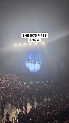 the 1975 opening show 🥹 #the1975 #the1975live #the1975fans #the1975tiktok #the1975concert #the1975tour #beingfunnyinaforeignlanguage #the1975mohegan