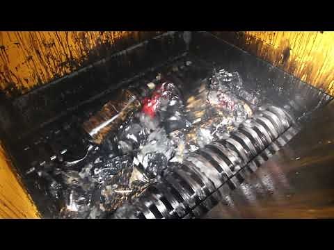 Ecofriendly oil filter recycling with an RS60