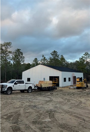 From rain delays to a finished metal roof, all in one day!!! This is the final part and it feels so good 🙌 #barndobuild #selfbuild #barndominium #dreamhome #barndo dream home build | building on raw land | raw land | owner-builder | country living | white farm house | white barndominium | barndo life