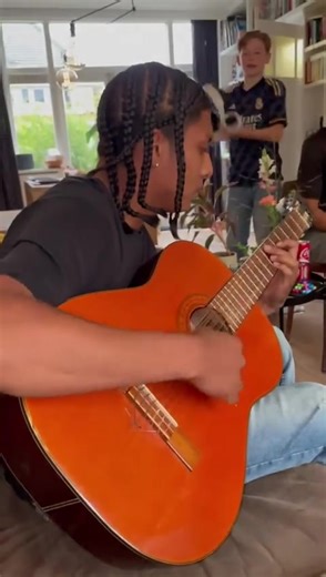 Discovering Angel Jassiel's Journey from Guerrero to Amsterdam