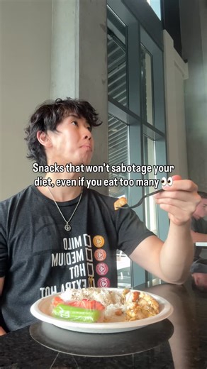 Kai Lin on Instagram: "If you’re someone who LOVES to eat (hi, same), trying to stay in a calorie deficit without high-volume, low-cal snacks is a guaranteed recipe for failure. You need options that let you ACTUALLY eat without destroying your progress. Save this for your next grocery run: 1. Pickles (~30 cal/jar) Claussen or Mt. Olive. Eat straight from the jar — no shame. 2. Sugar-free Jello (~5 cal) Keep 4–5 in your fridge at all times. 3. Rice cakes + Everything Bagel seasoning (~35 cal) Lu