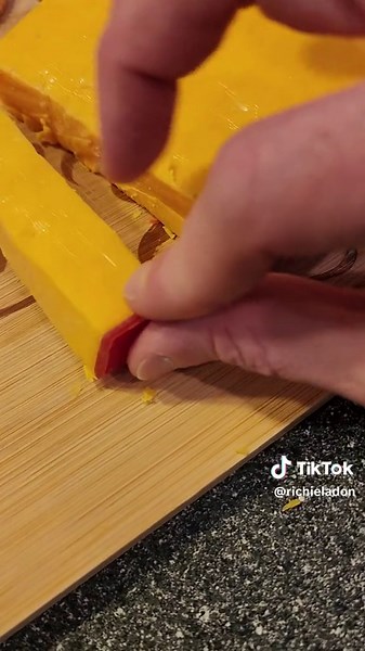 Let's make us some Red Rind Hoop Cheese with Everything Ritz Crackers, Y'all! #snack #food #cheese #cheddar #cheesy #southern #foodcritic #foodie #kitchen #byeyall