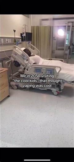 Having blue raspberry flavoured lungs is NOT a flex!! #fyp #vape #lungs #healthy